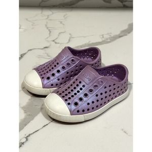Girl's Native Jefferson shoes size 4